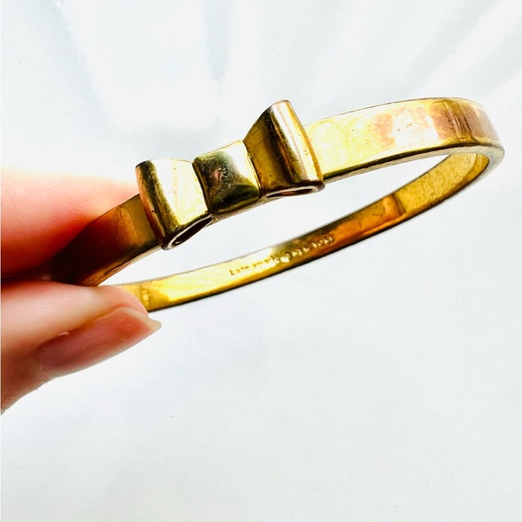 3/$30 FUC Kate Spade Take a Bow Gold Bangle Bracelet With Gold Bow - Picture 8 of 8